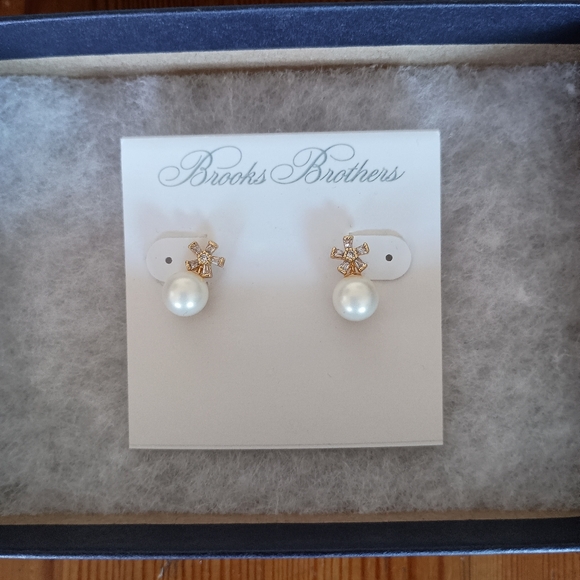Brooks Brothers Jewelry - NIB Brooks Brothers Elegant Gold Tone, Crystal, and Pearl Earrings
